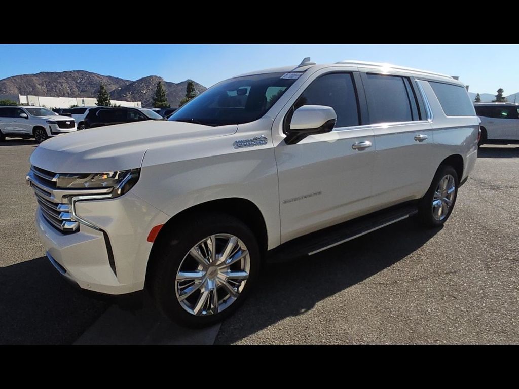 2023 Chevrolet Suburban High Country's photo