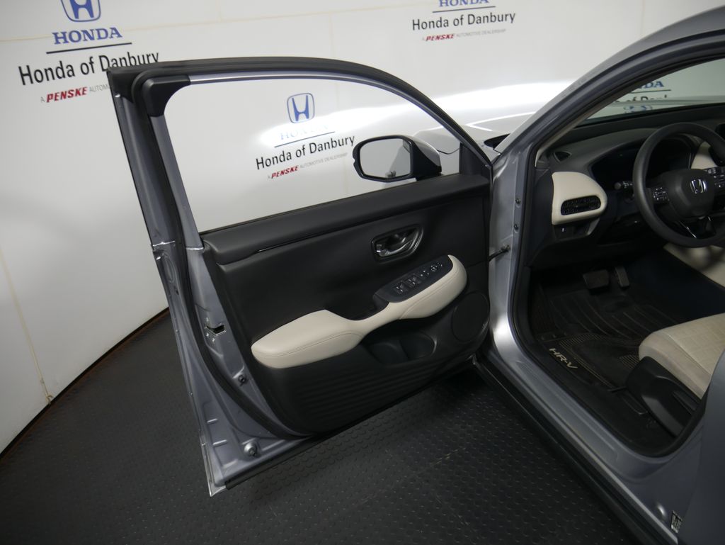 2023 Honda HR-V LX photo 10
