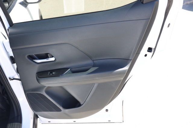 2026 Nissan Kicks SV photo 16