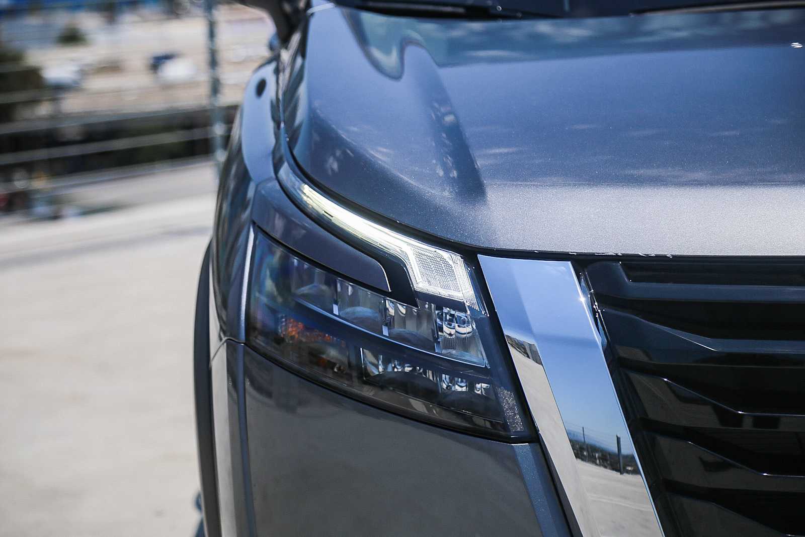 2025 Nissan Pathfinder SV photo 4