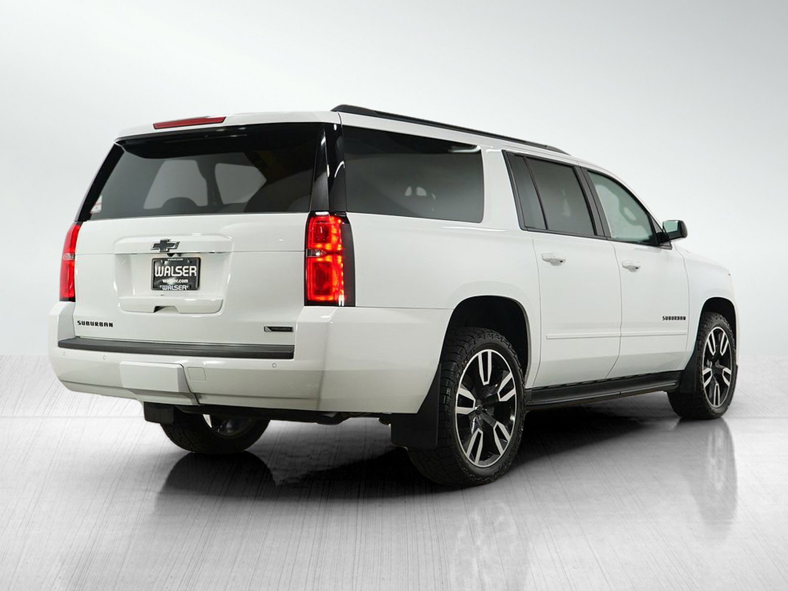 2018 Chevrolet Suburban Premier photo 4