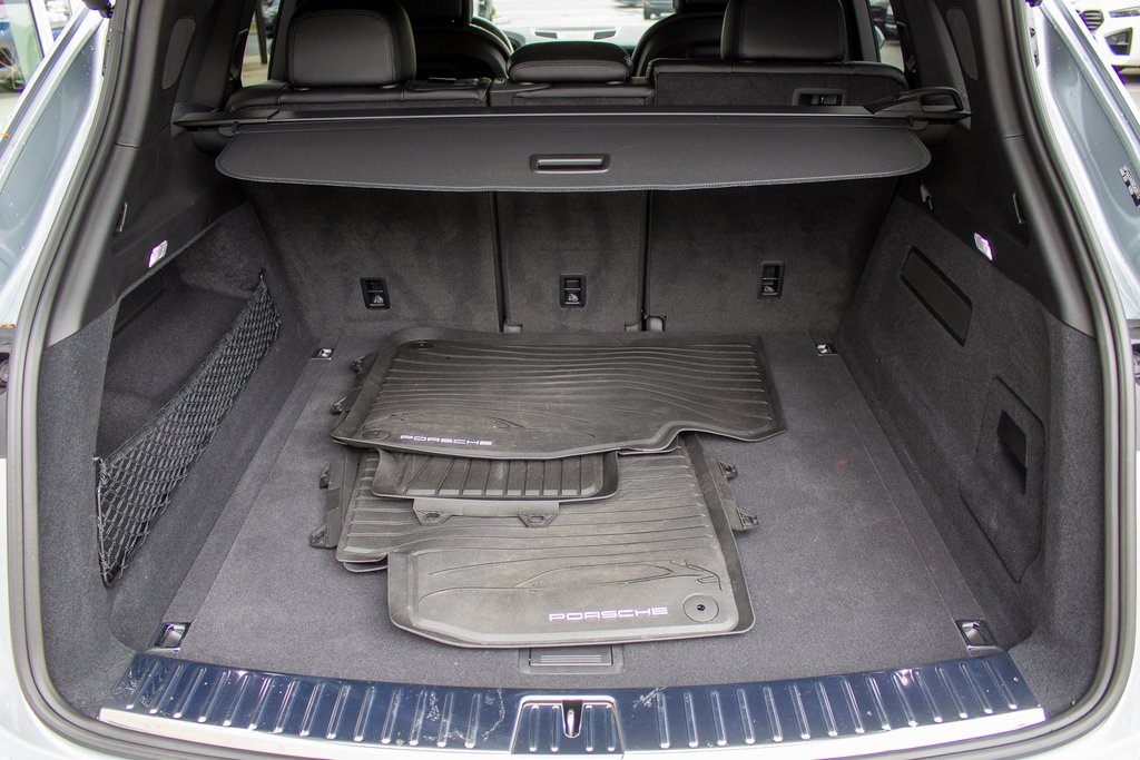 2024 Porsche Cayenne Base photo 22