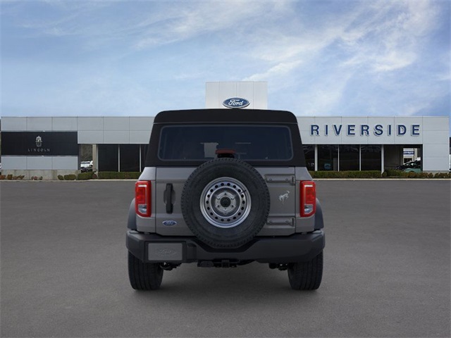2025 Ford Bronco Base photo 2