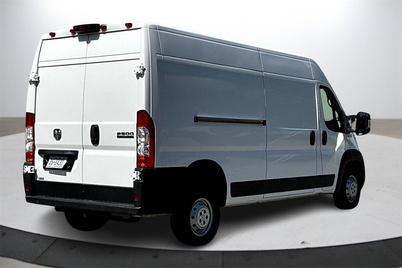 2023 Ram ProMaster 2500 photo 3