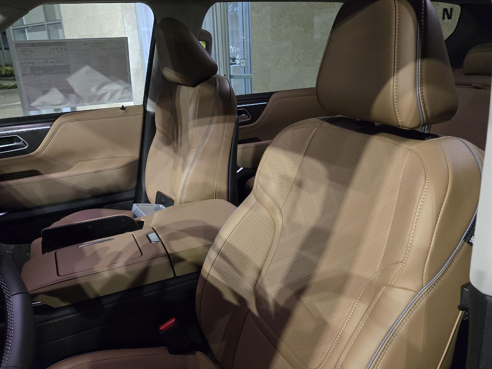 2026 Infiniti QX80 Luxe photo 7