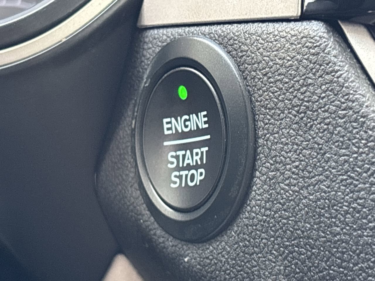 2020 Ford Escape SE Sport photo 29
