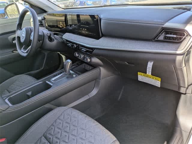 2025 Nissan Kicks SV photo 9