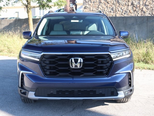 2025 Honda Pilot Touring photo 2