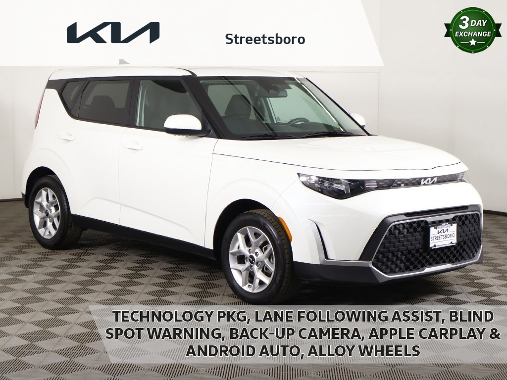 2024 Kia Soul LX's photo