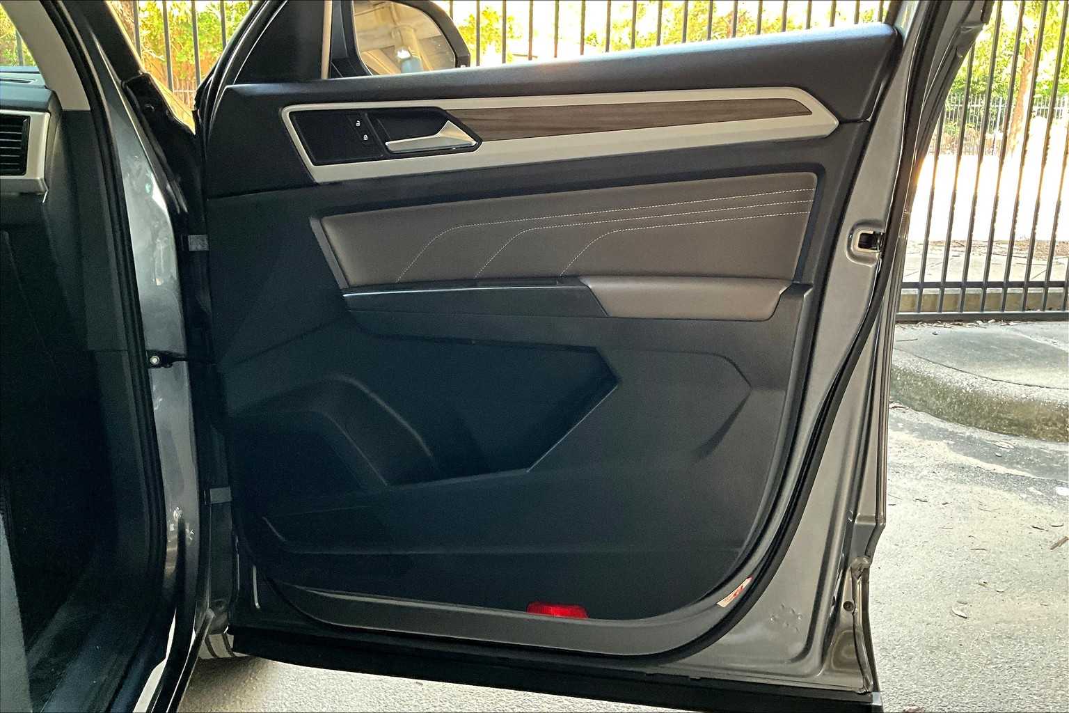 2023 Volkswagen Atlas V6 SEL photo 17