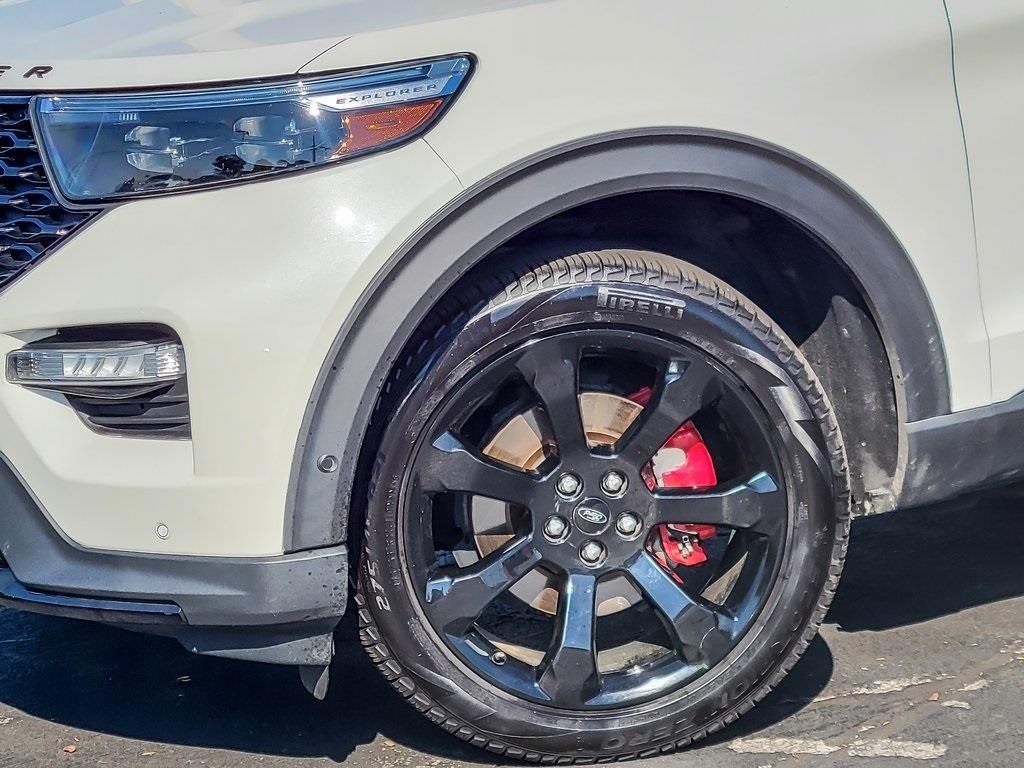 2020 Ford Explorer ST photo 3