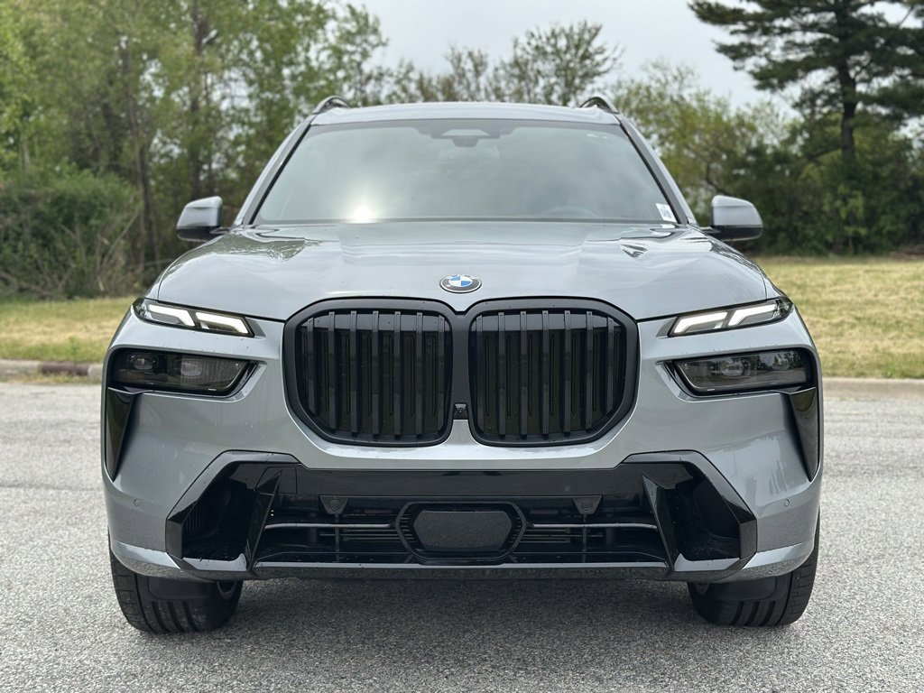 New 2026 Skyscraper Grey Metallic BMW xDrive40i image 2