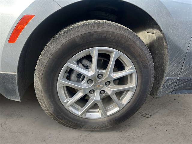 2024 Chevrolet Equinox LT photo 3