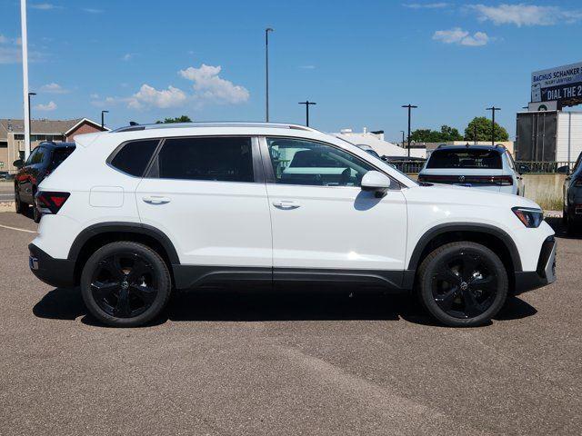 2025 Volkswagen Taos SEL photo 2