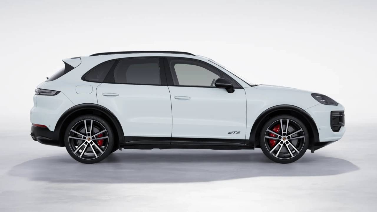 2026 Porsche Cayenne GTS photo 7