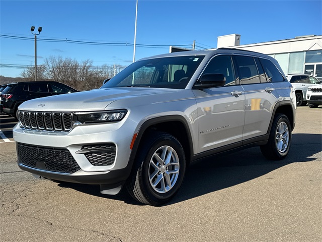 2025 Jeep Grand Cherokee Laredo's photo