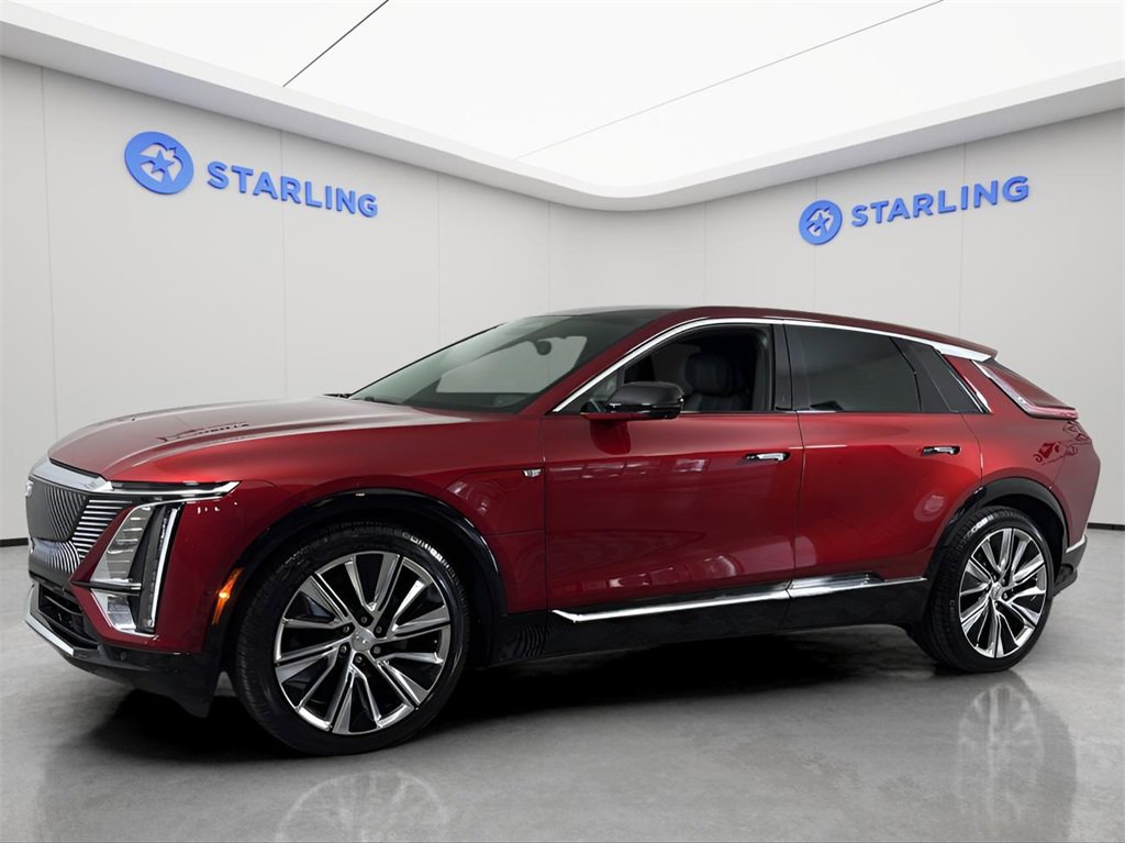2024 Cadillac Lyriq Luxury photo 2
