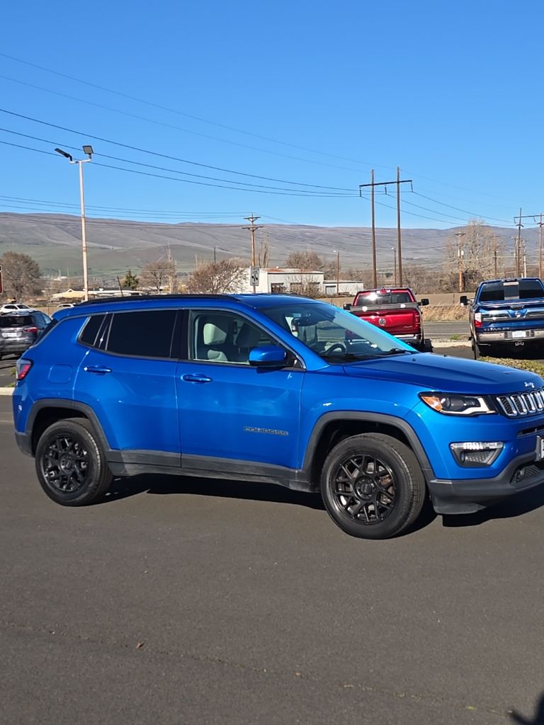 Used 2017 Jeep All-New Compass Latitude with VIN 3C4NJDBB9HT660285 for sale in The Dalles, OR