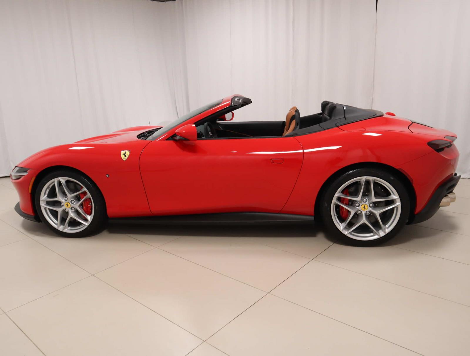 2025 Ferrari Roma Spider photo 17