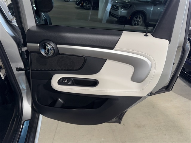 2024 Mini Cooper Signature photo 8