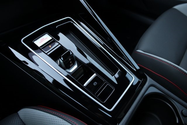 2025 Volkswagen Golf GTI Autobahn photo 6