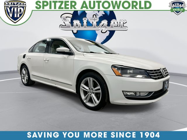 2014 Volkswagen Passat SEL Premium's photo