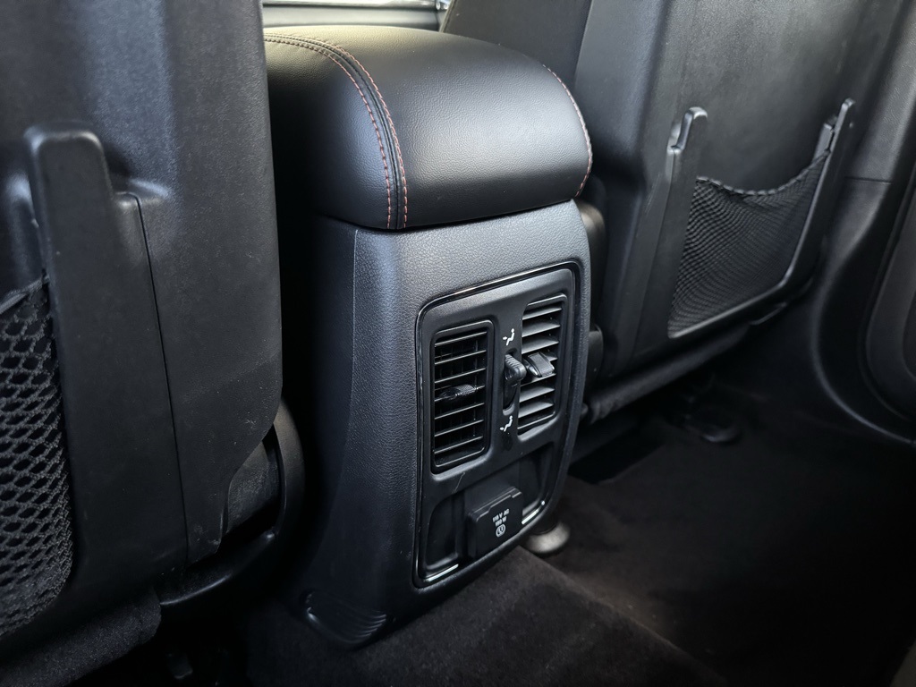 2017 Jeep Grand Cherokee Anniversary Edition photo 15