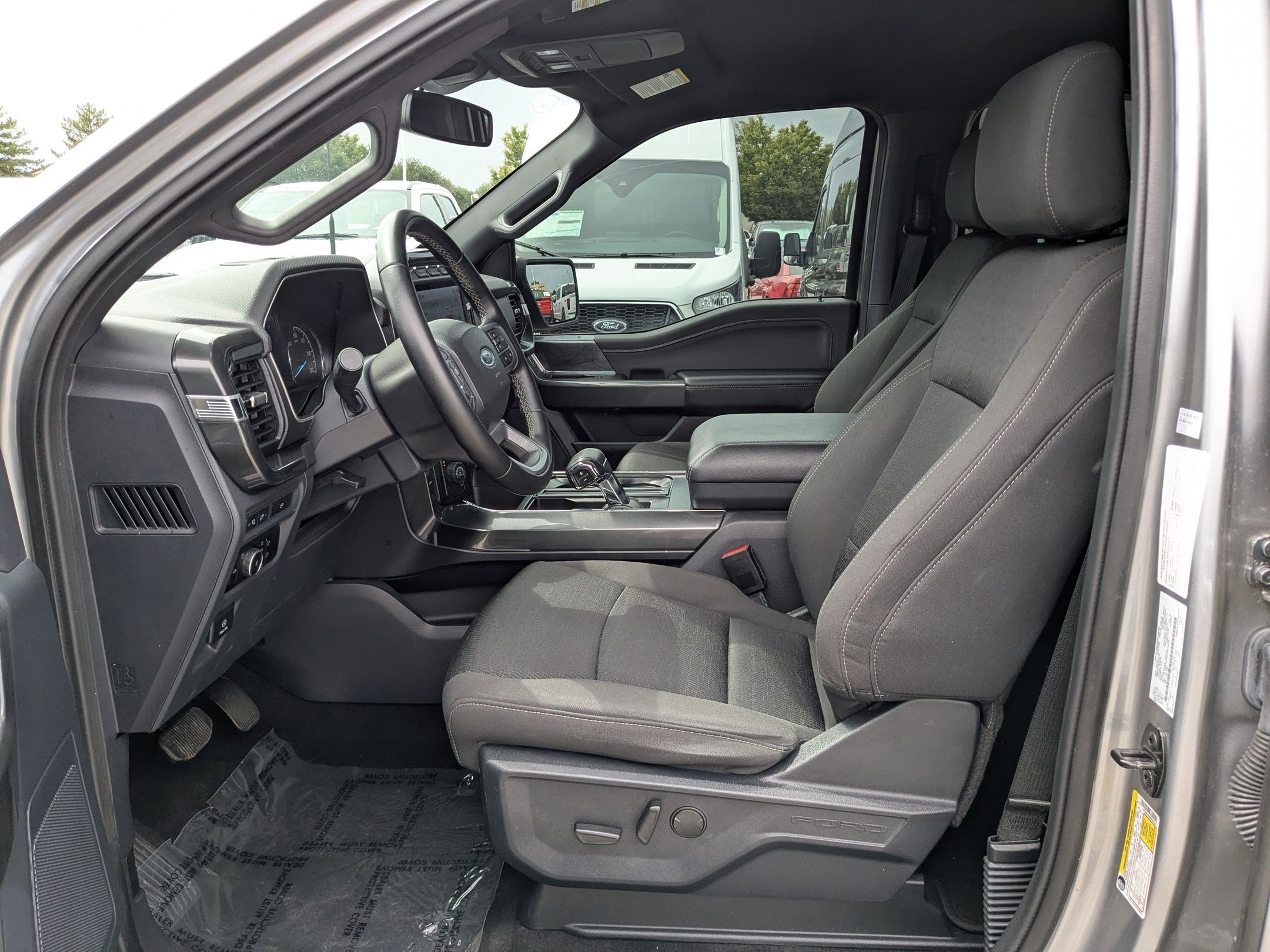 2023 Ford F-150 XLT photo 14