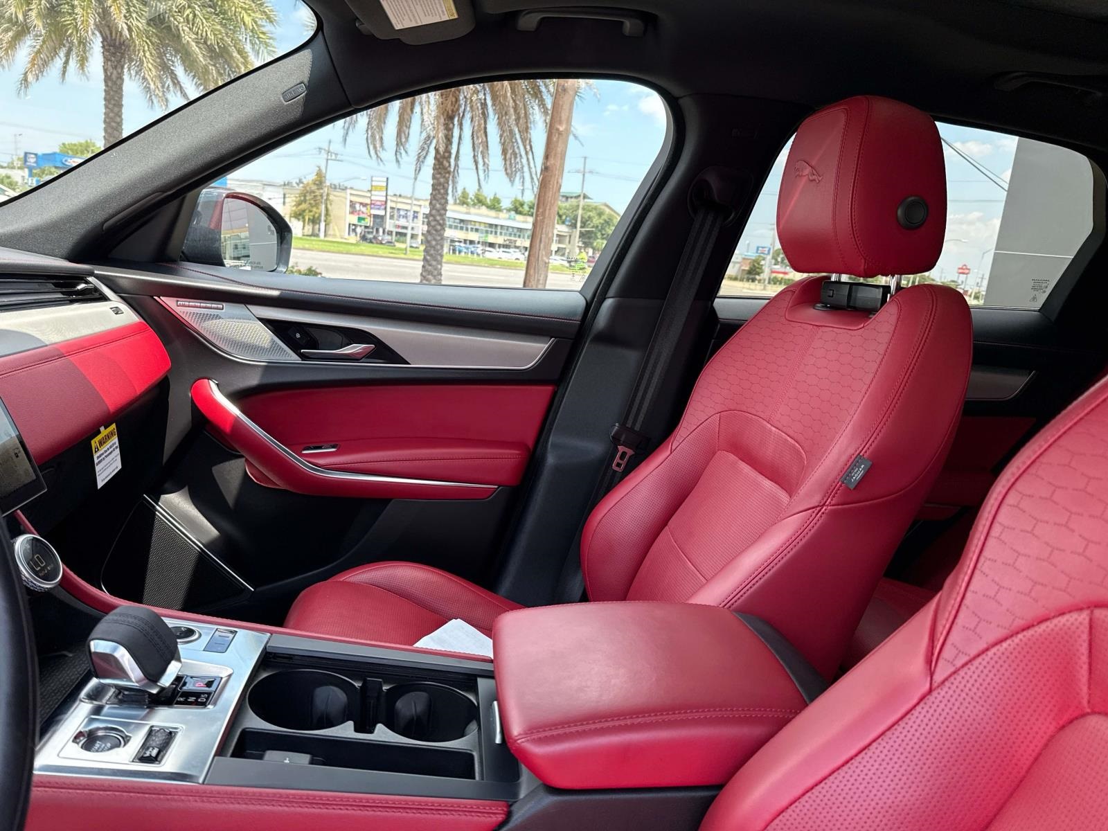 2025 Jaguar F-PACE P250 R-Dynamic S photo 16