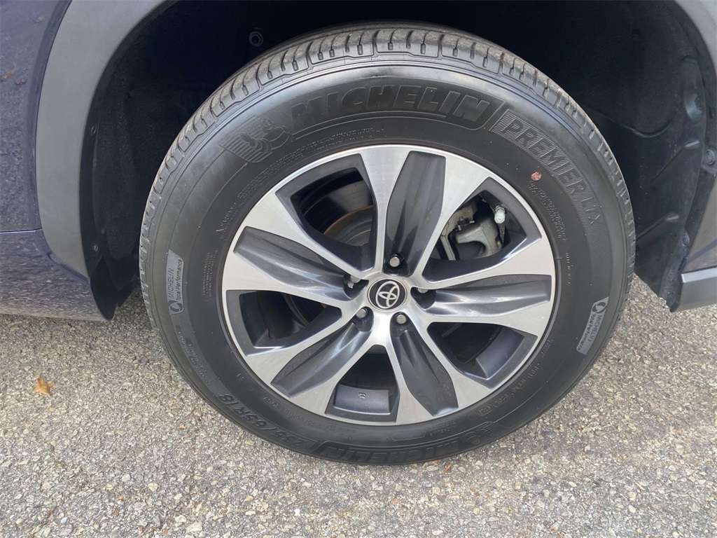 2023 Toyota Highlander XLE photo 7