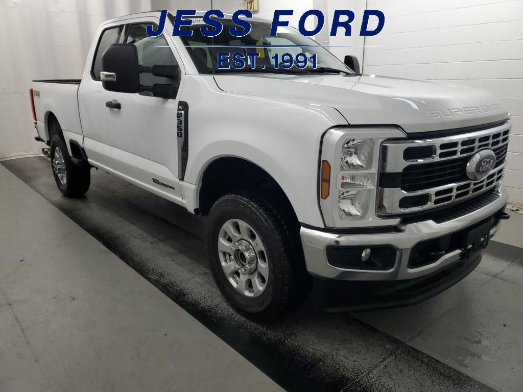 2024 Ford F-350 XLT photo 4