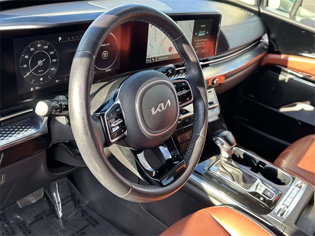 2022 Kia Carnival SX Prestige photo 2