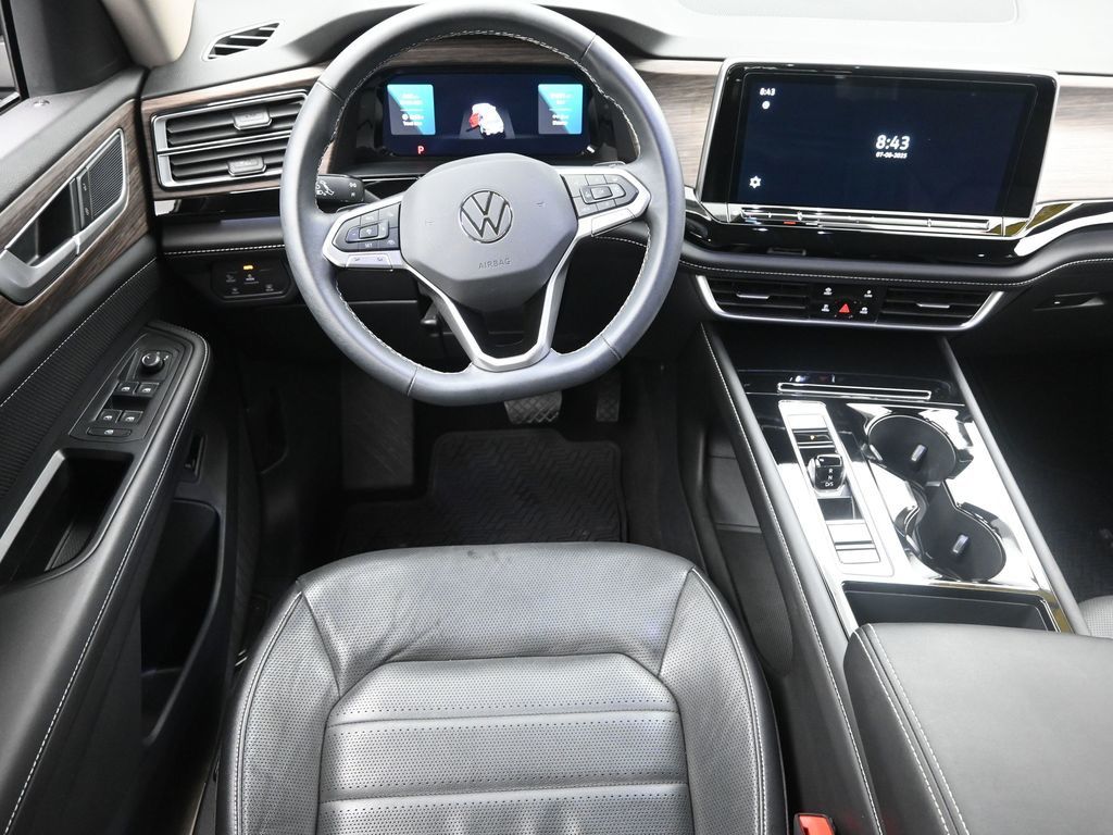 2024 Volkswagen Atlas SEL photo 11