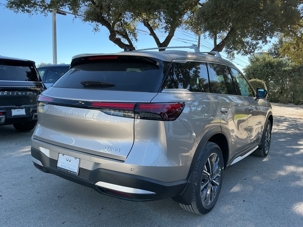 2026 Infiniti QX60 Luxe photo 3