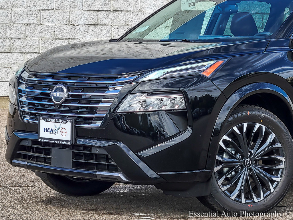 2026 Nissan Rogue Platinum photo 2