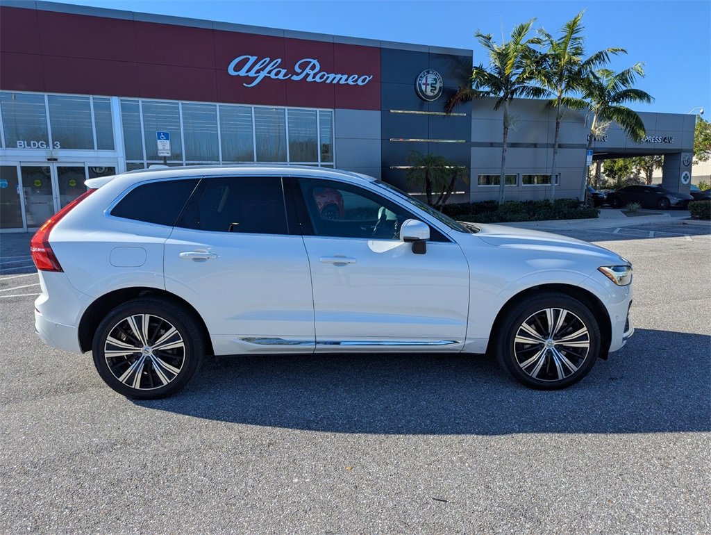 2022 Volvo XC60 Recharge Hybrid Inscription photo 4