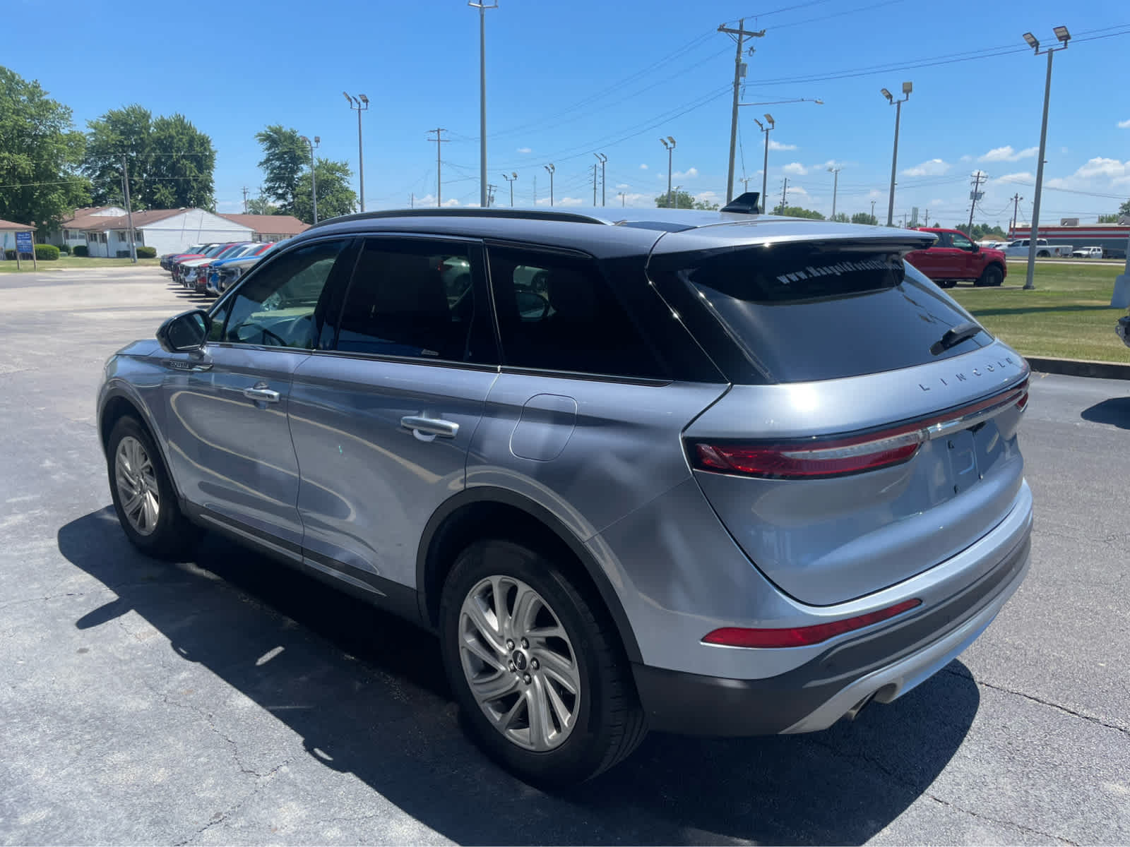 2022 Lincoln Corsair Standard photo 4