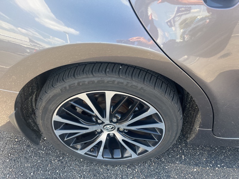 2018 Toyota Camry LE photo 7