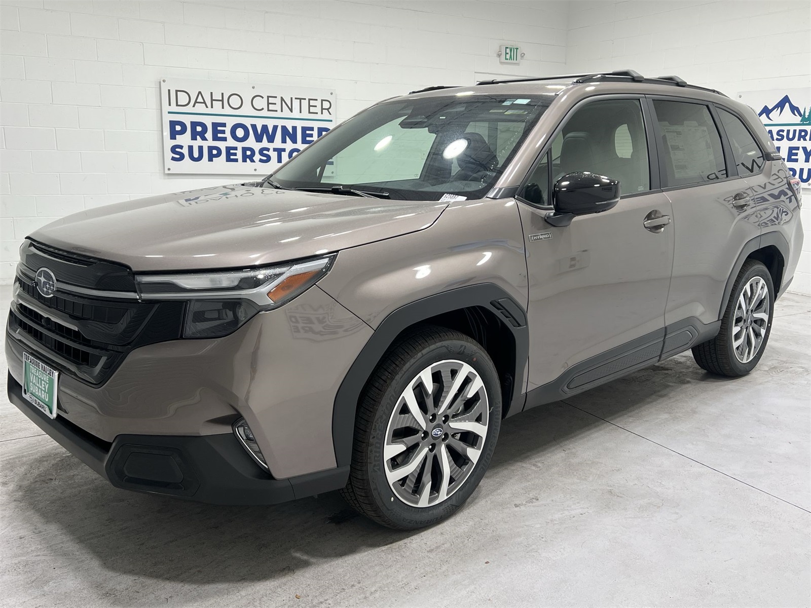2025 Subaru Forester Touring photo 4