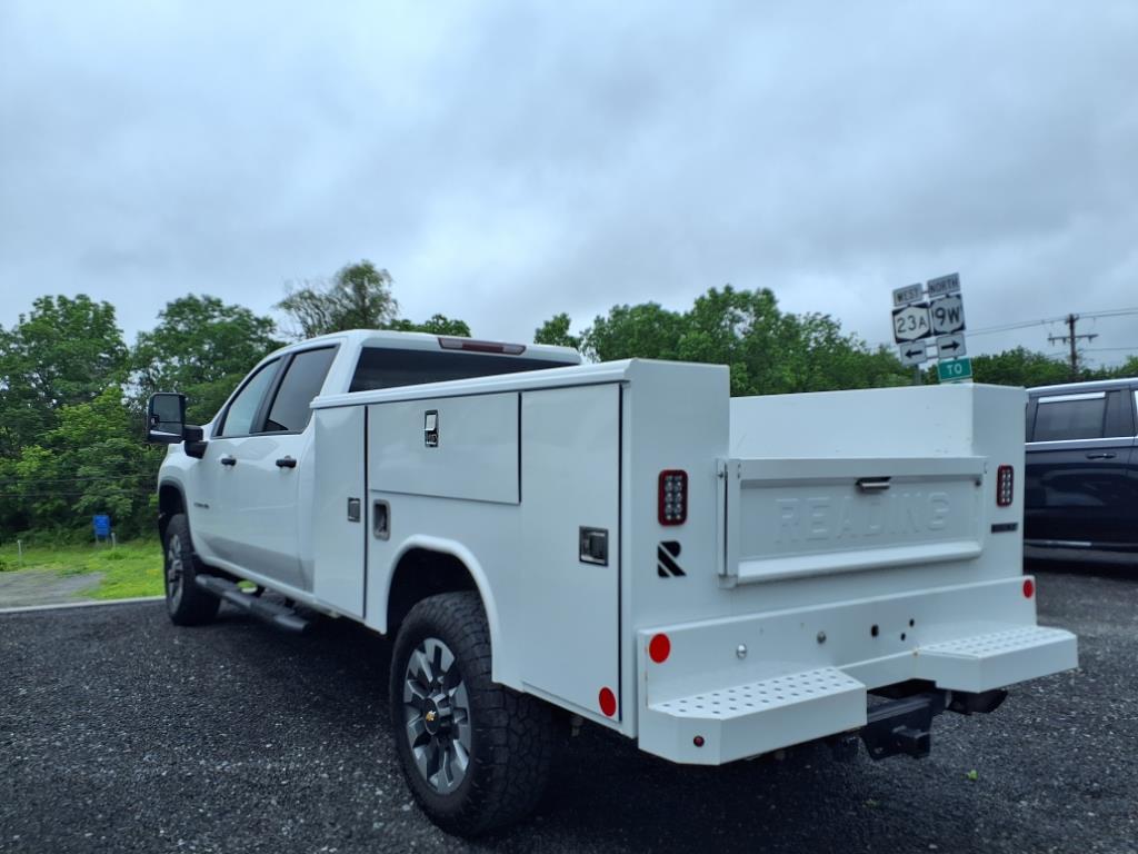 2024 Chevrolet Silverado 2500HD Custom photo 4