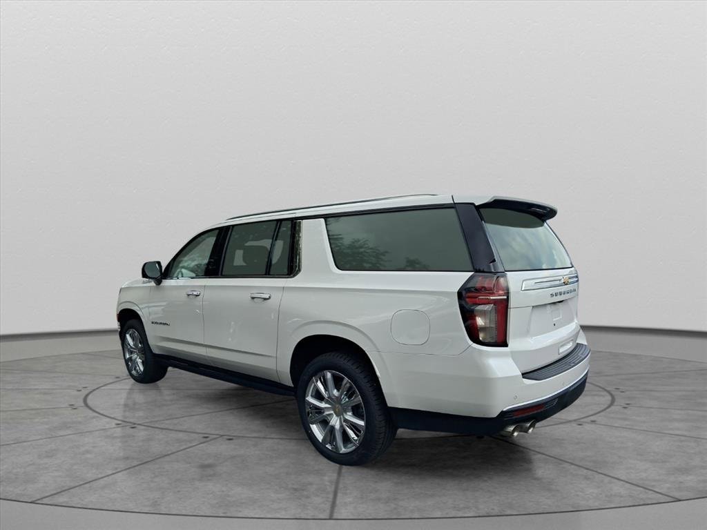 2023 Chevrolet Suburban High Country photo 3