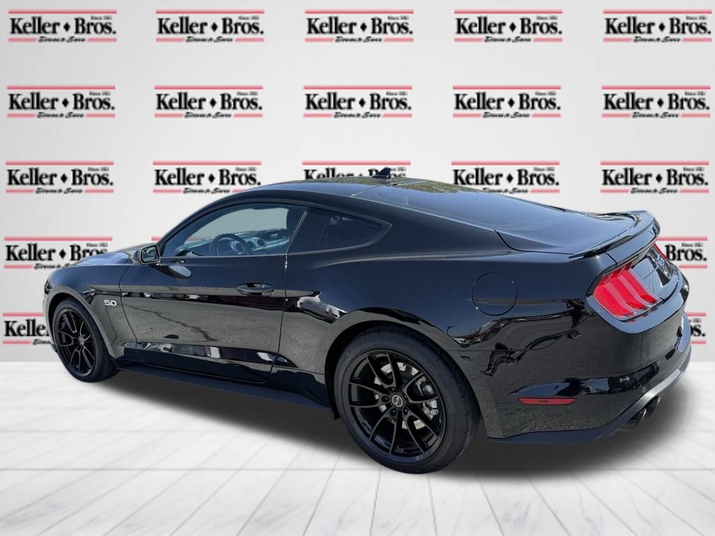 2022 Ford Mustang GT photo 3