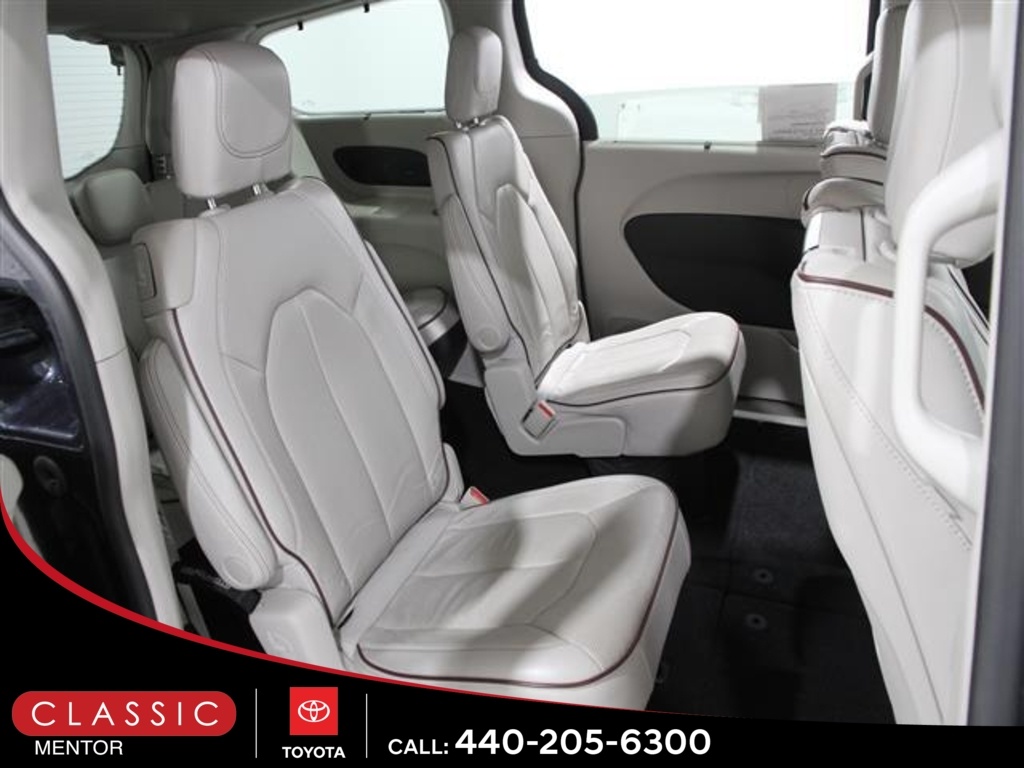2020 Chrysler Pacifica Limited photo 18