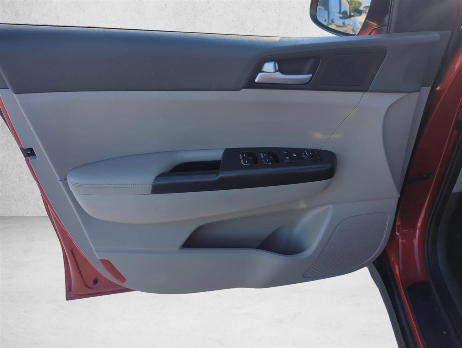 2017 Kia Sportage LX photo 4