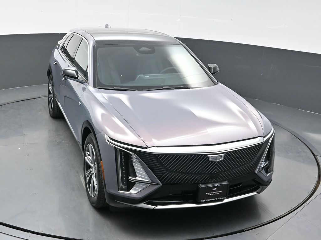 2025 Cadillac Lyriq Luxury photo 25