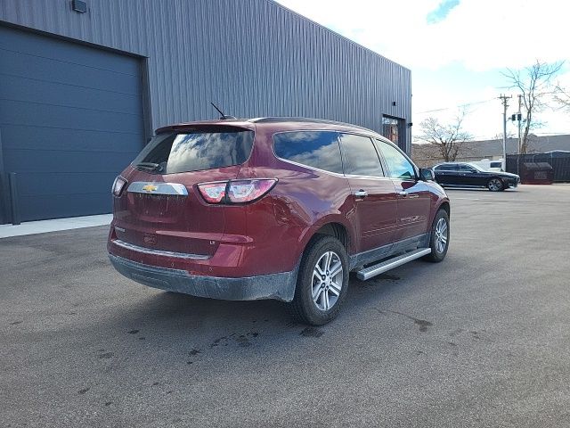 2017 Chevrolet Traverse 2LT photo 3