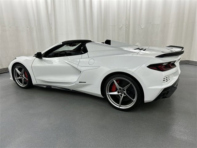 2025 Chevrolet Corvette E-Ray 2LZ photo 3