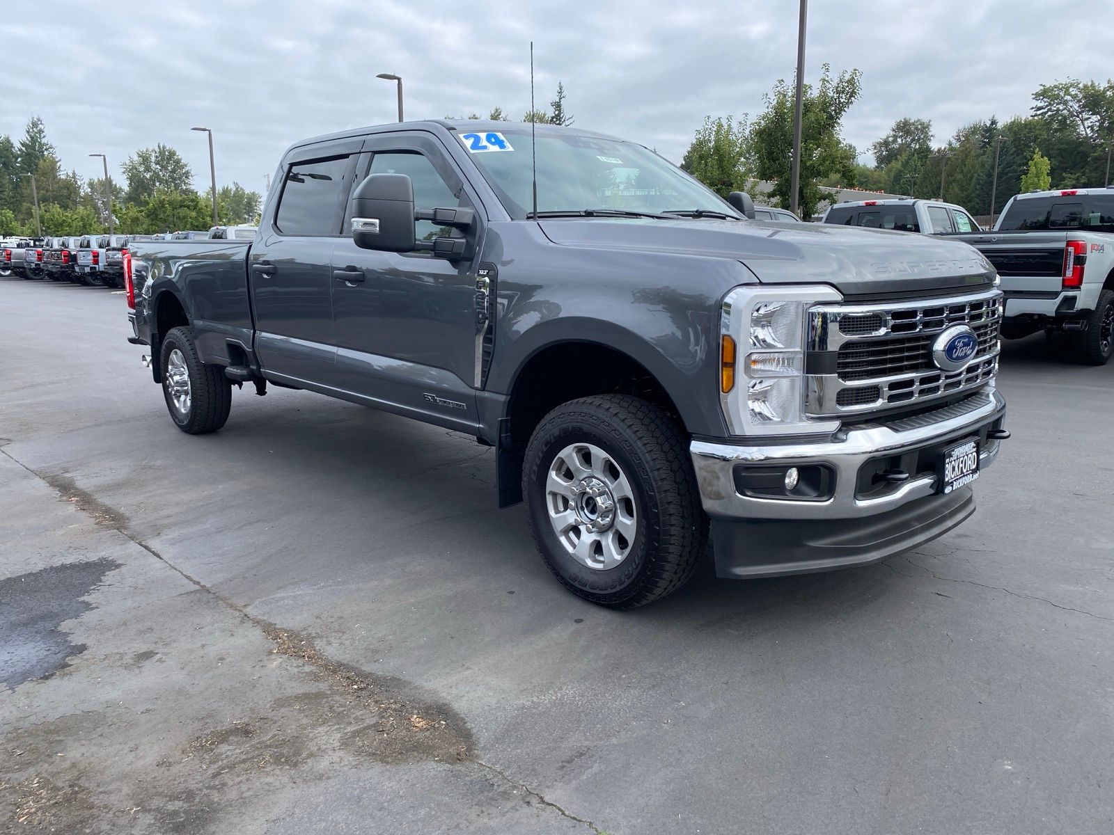 2024 Ford F-350 photo 3