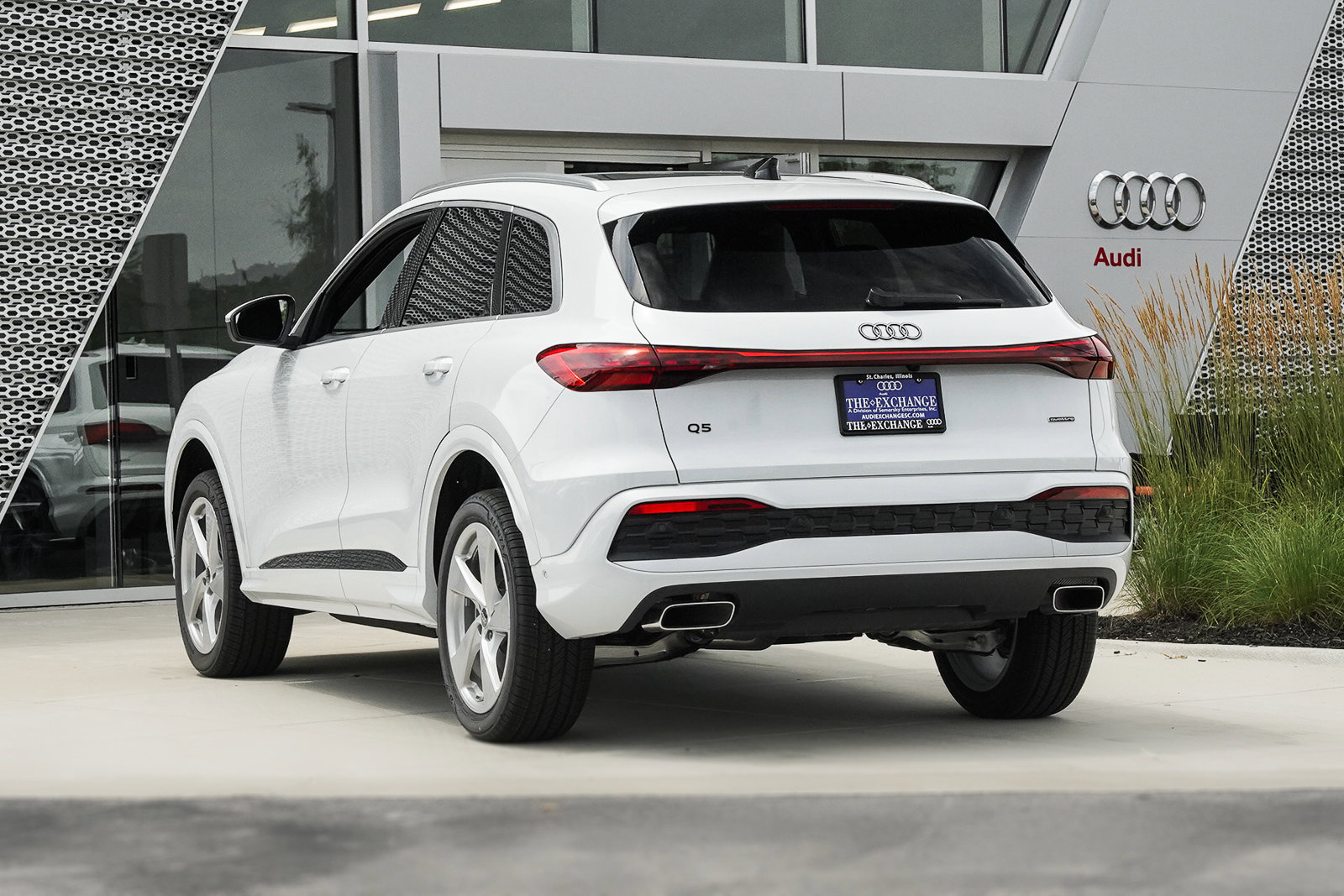 2025 Audi Q5 Premium Plus photo 2