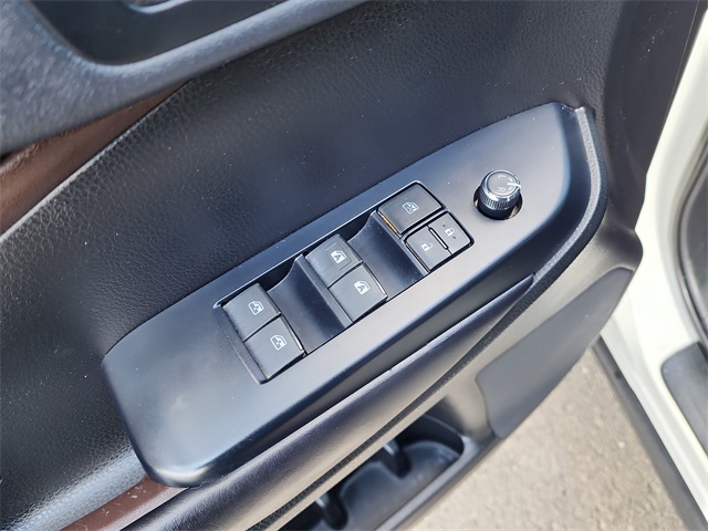 2019 Toyota Highlander LE Plus photo 8